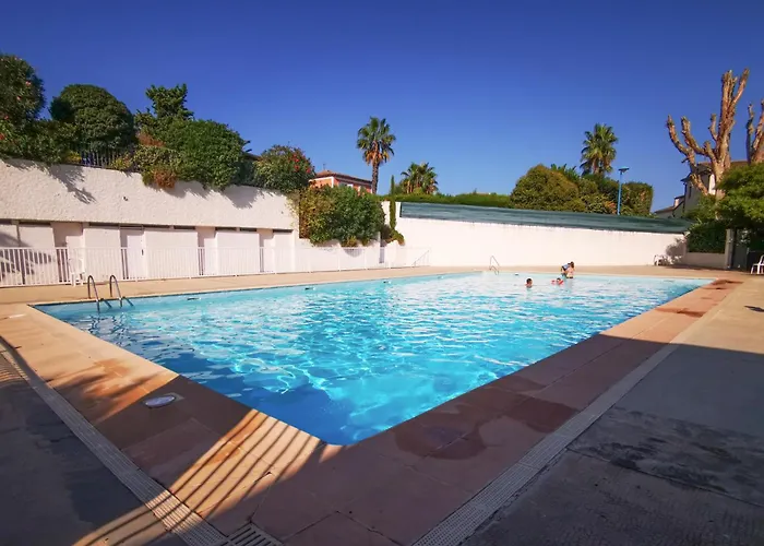 Leman Holidays - Le Palm Apartman